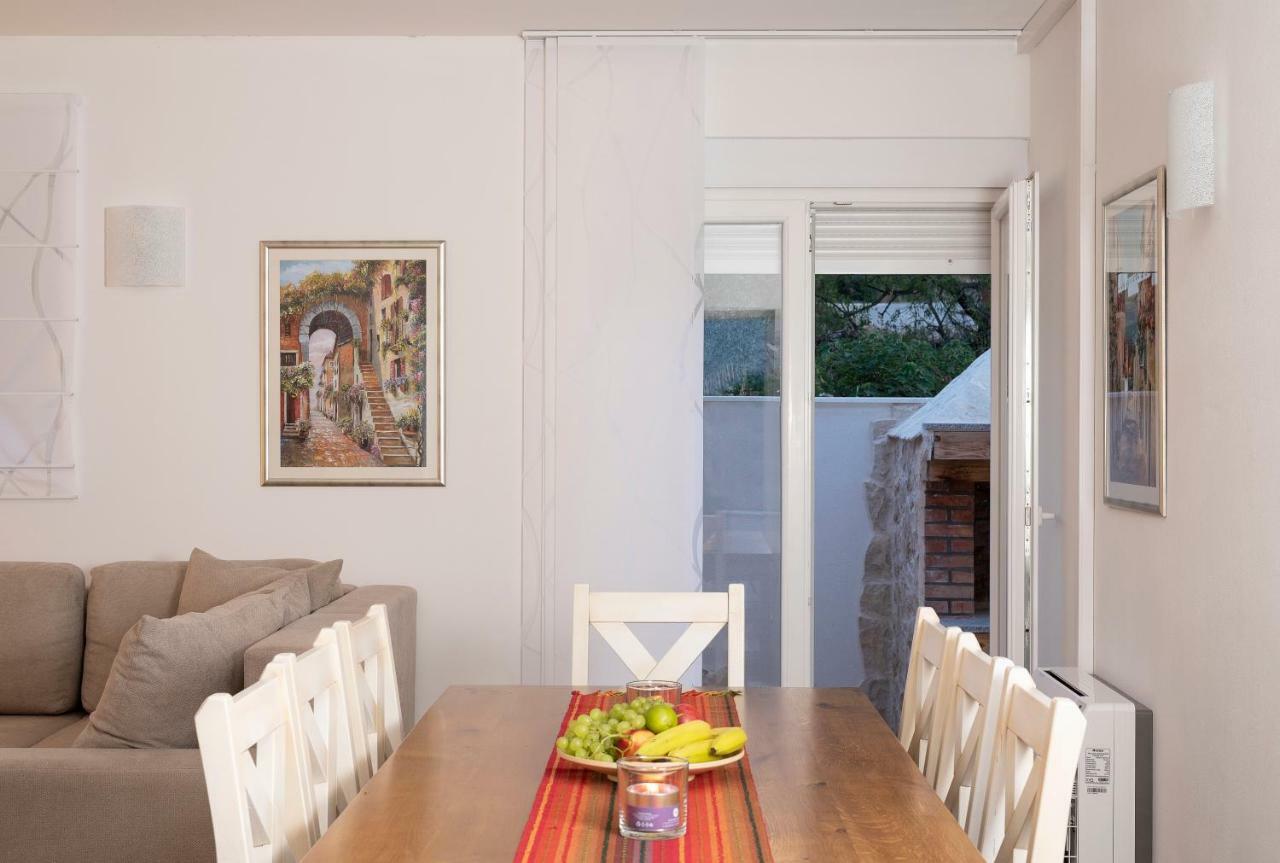 Villa Village Idylle With Heated Pool, Sauna, Jacuzzy And Private Parking Sukosan Exterior photo